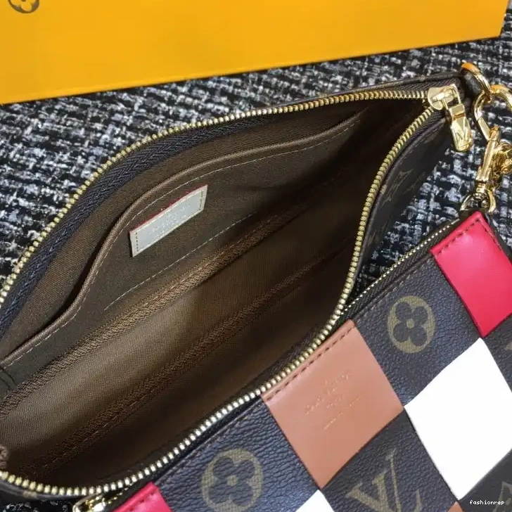 Fashionrepsfam ru 20DJ570029 LV Bags 0817